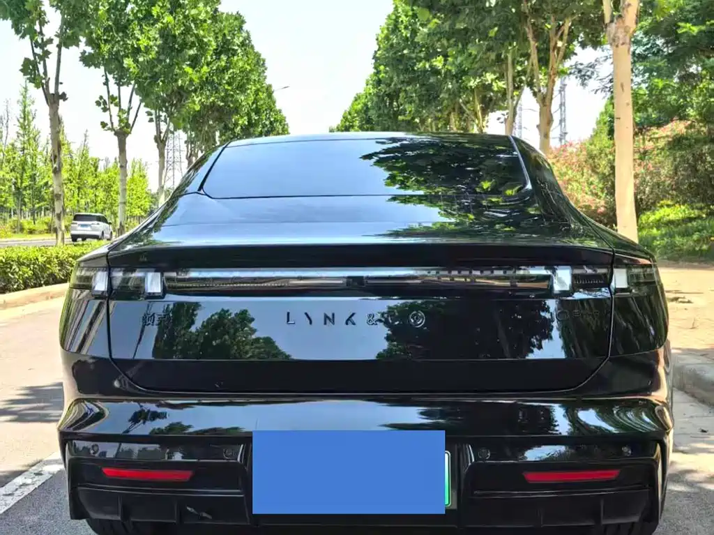 Lynk & Co 10 EM-P 领克10 2025款 240四驱Ultra