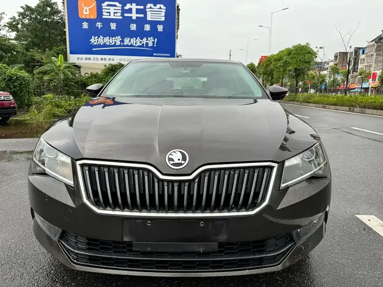 Skoda Superb TSI280 DSG Forward
