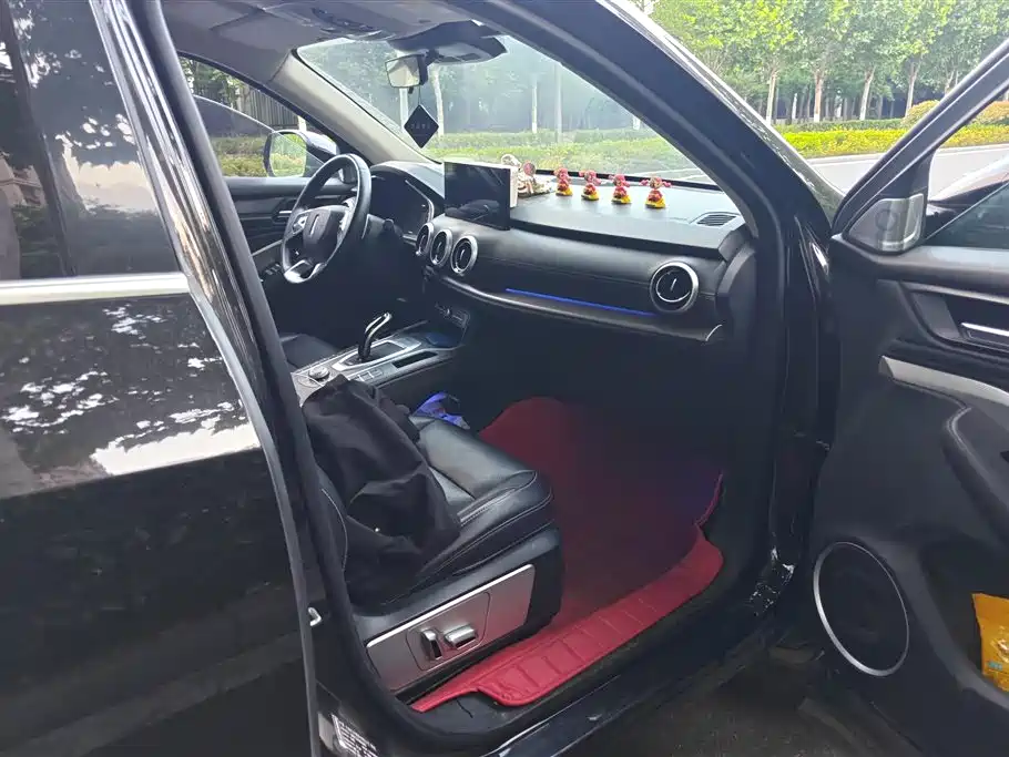 WEY VV6 2.0 T 2 WD Smart Guard +