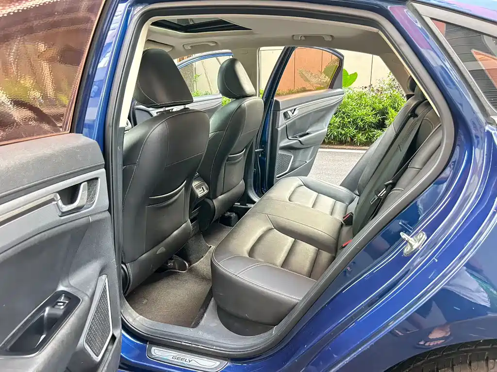 Emgrand GL 1.8 L Manual Elite Connected