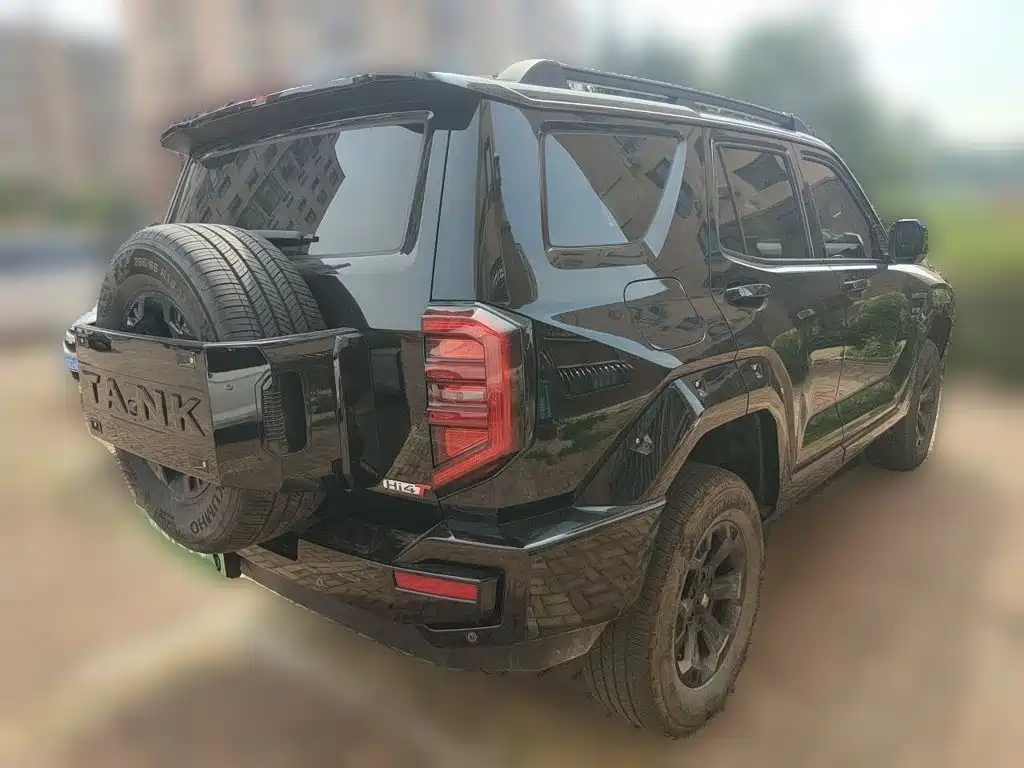 Tank 400 NEV Hi4-T Offroad