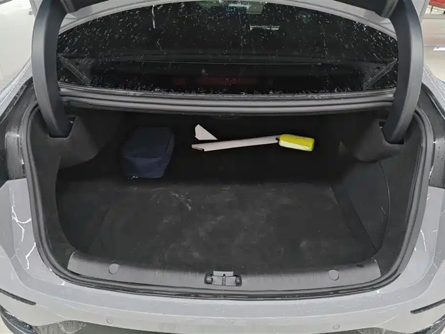Han DM-i Smart Drive 125 KM Honored
