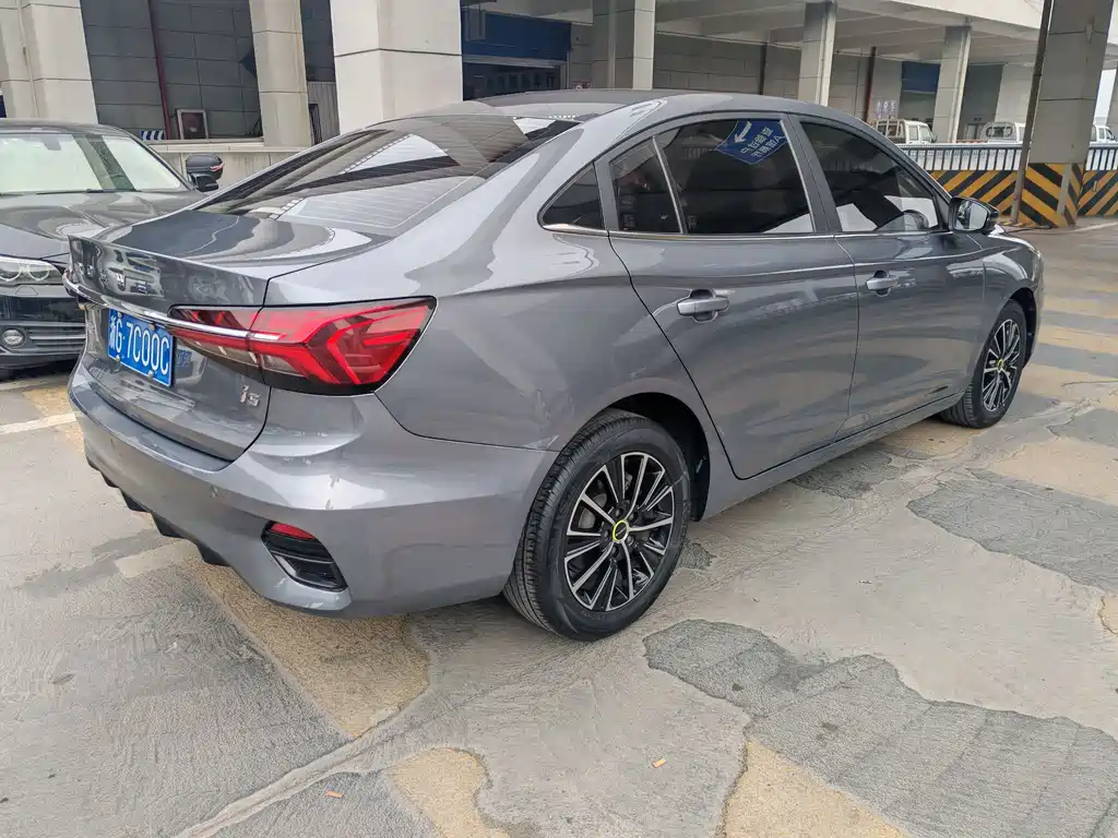 Roewe i5 1.5 L CVT Diamond