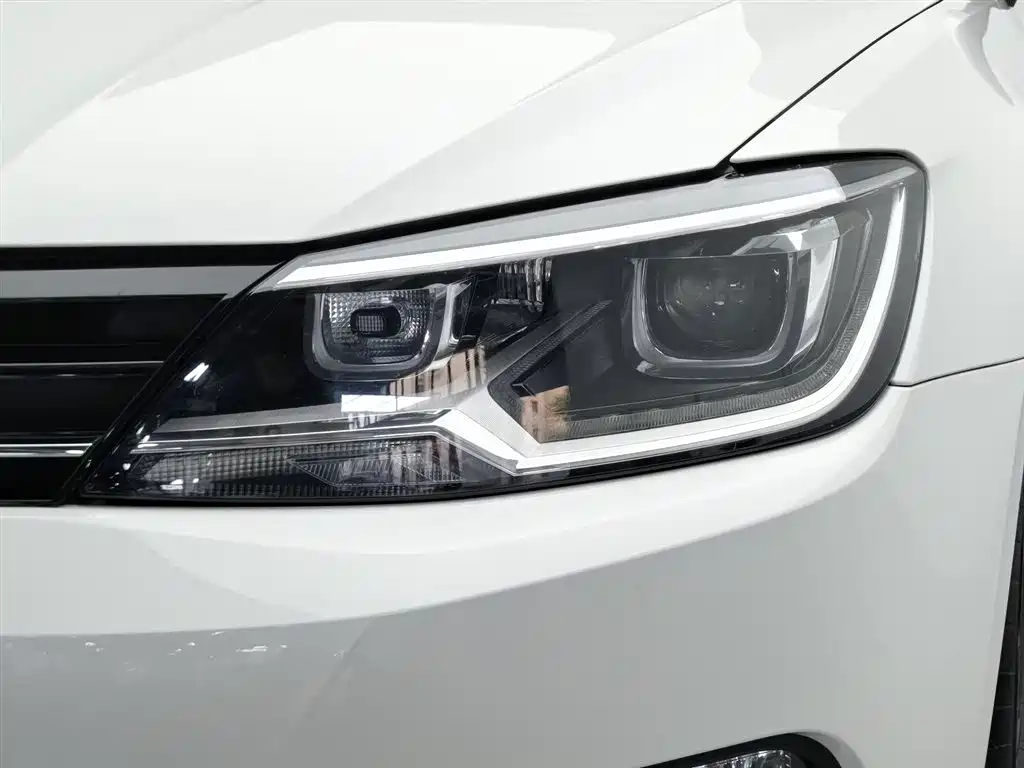 Lamando 280 TSI DSG Comfort