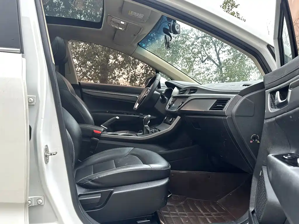 Emgrand GS Sport 1.8 L Manual Leading Style