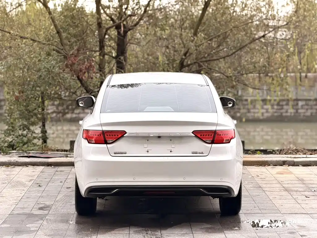 Emgrand GL 1.4 T CVT Luxury