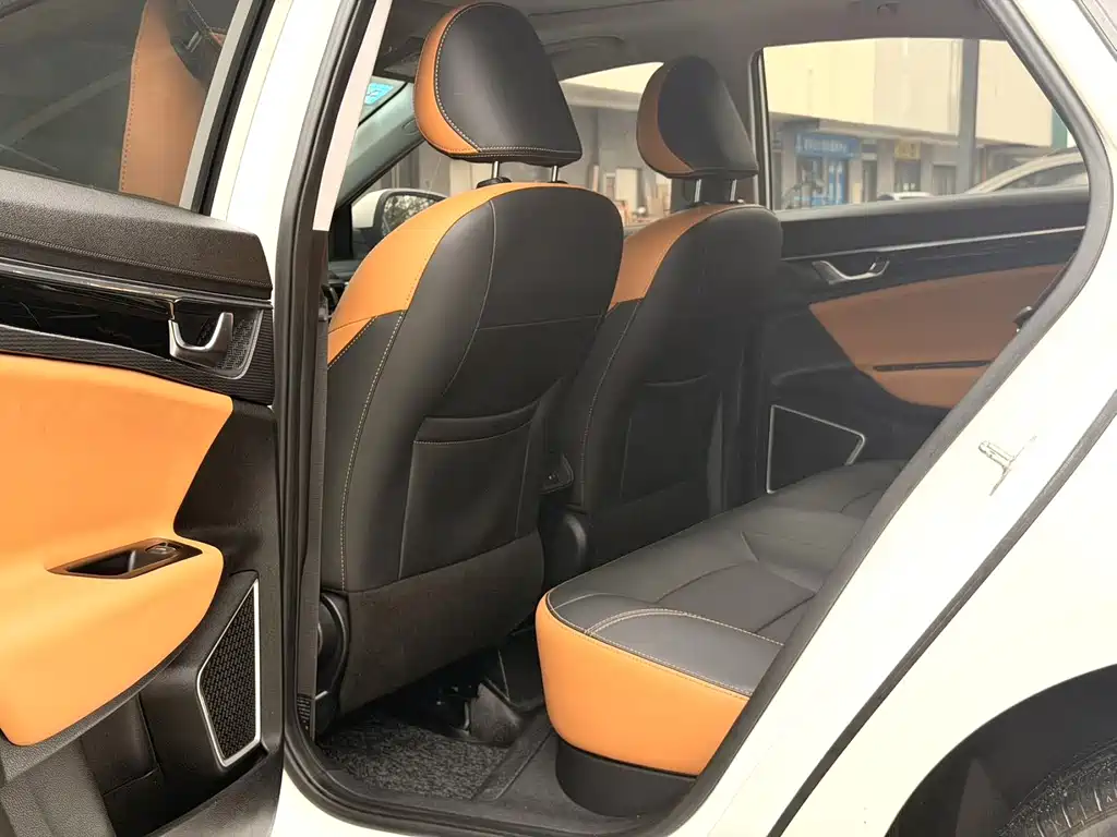 Emgrand GL 1.4 T CVT Luxury
