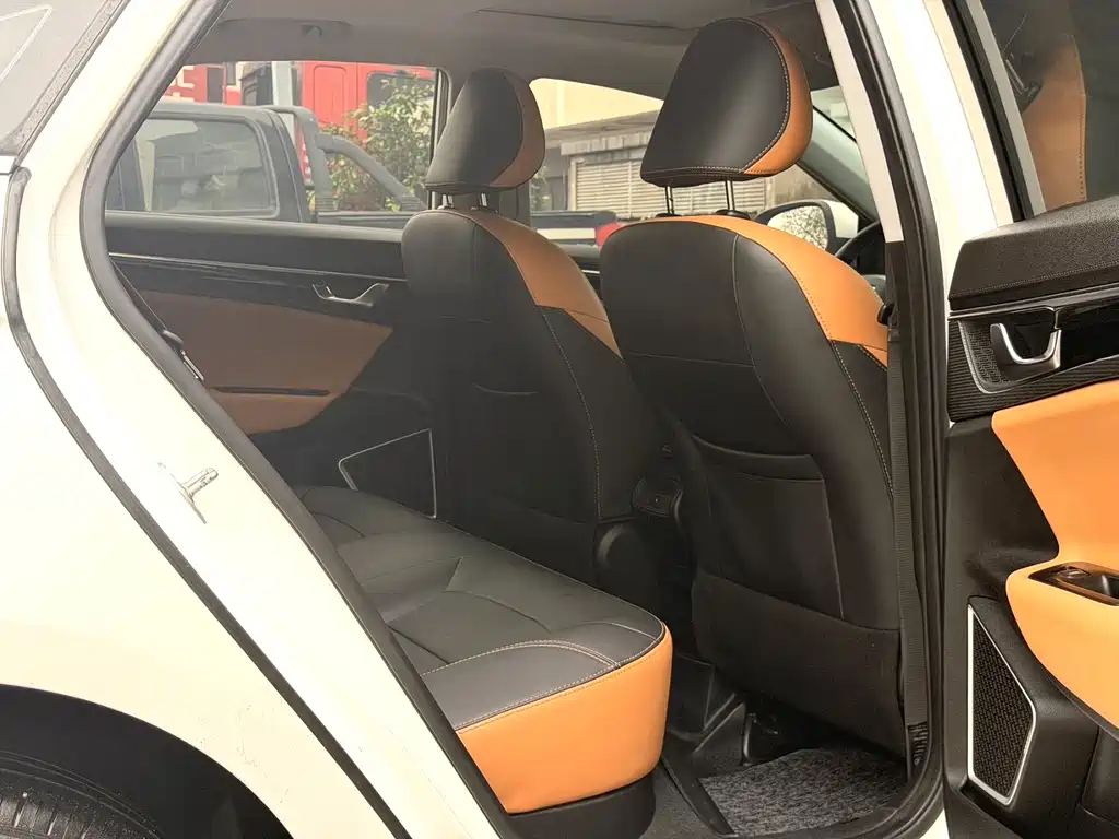 Emgrand GL 1.4 T CVT Luxury