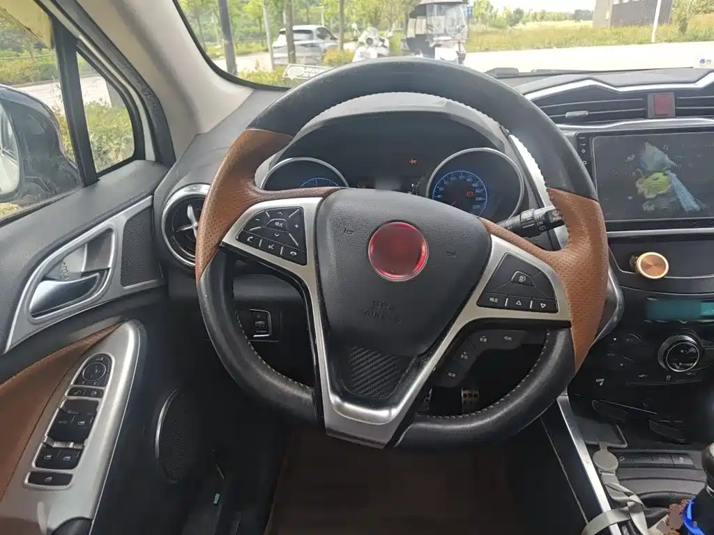 Yuan 1.5 L Manual Distinguished