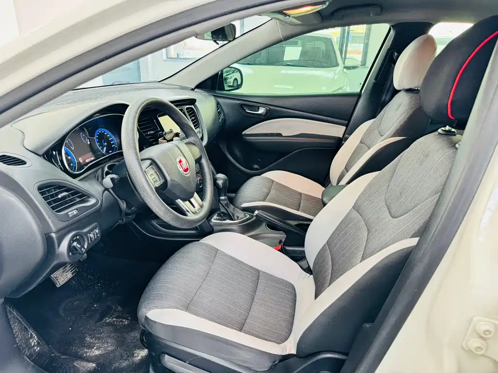 Viaggio 1.4 T Auto Joy