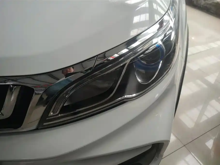 Vision X3 Upgraded 1.5 L CVT Elite