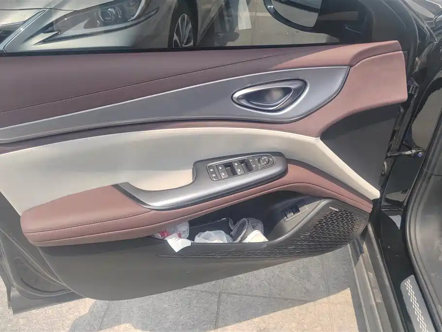 Seal 07 DM-i DM-i 1.5 L 125 km Distinguished