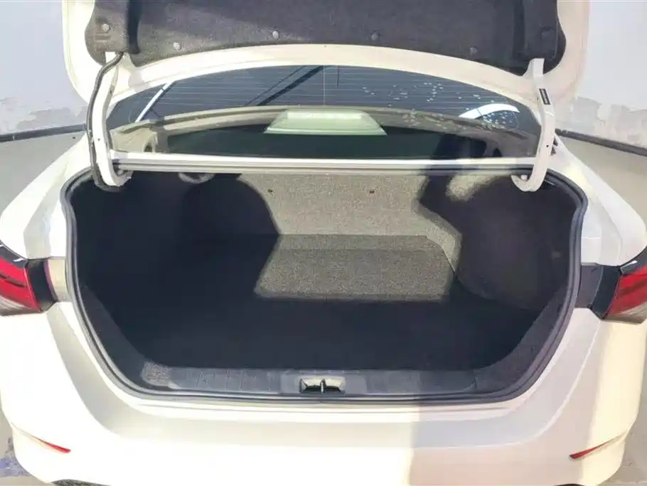 Sylphy 1.6 L XL CVT Joy