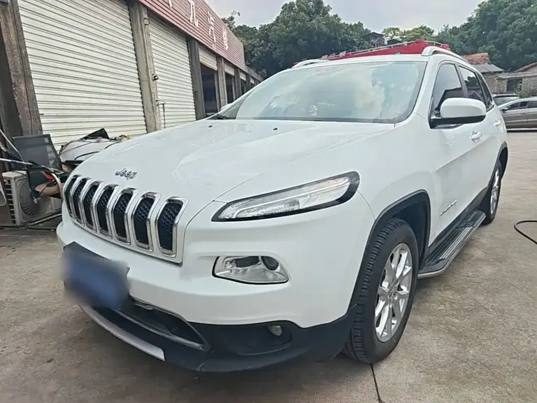 Jeep Cherokee 2.0 L Superior
