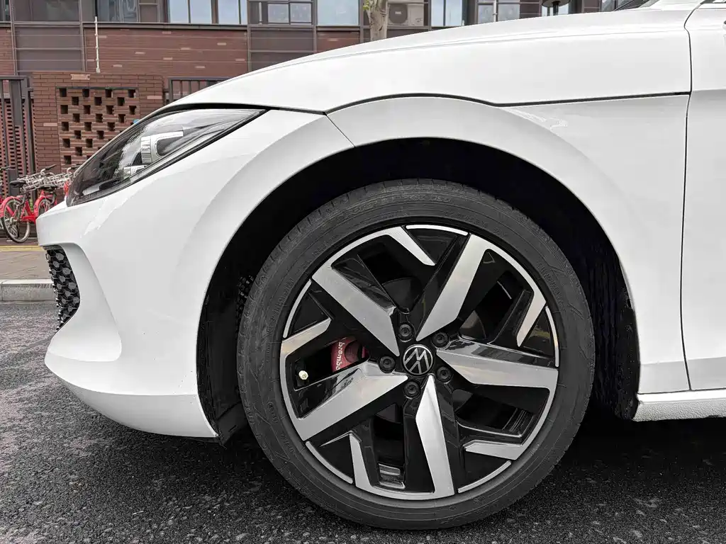 Lamando Lamando L 280 TSI DSG Spicy Cool