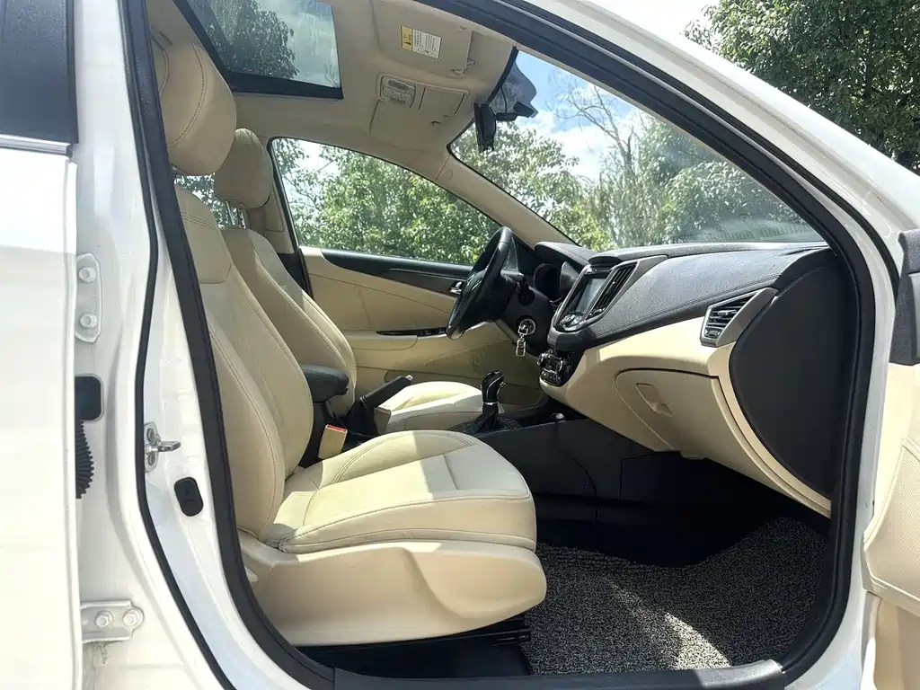 Eado 1.6 L Auto Style