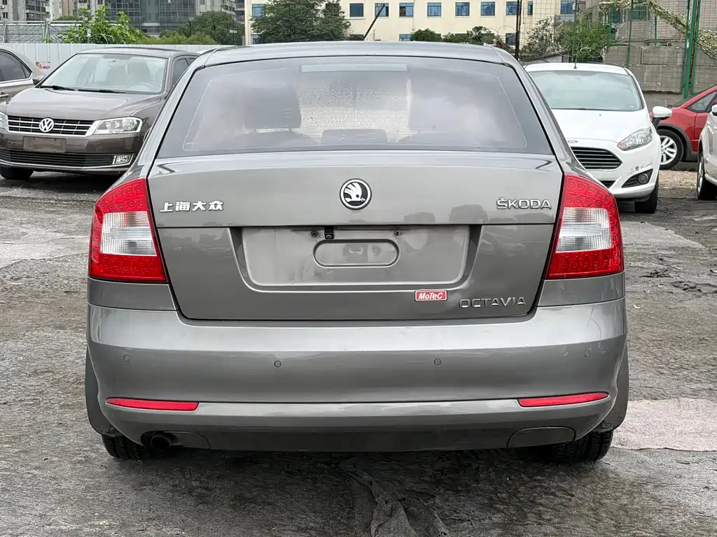 Octavia 1.6 L Auto Yijie