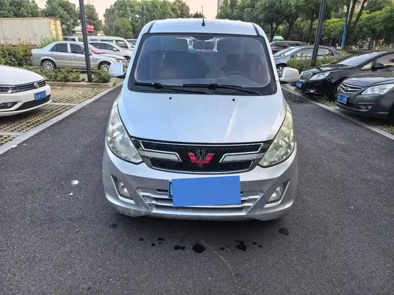 Wuling Rongguang V 1.5 L Standard