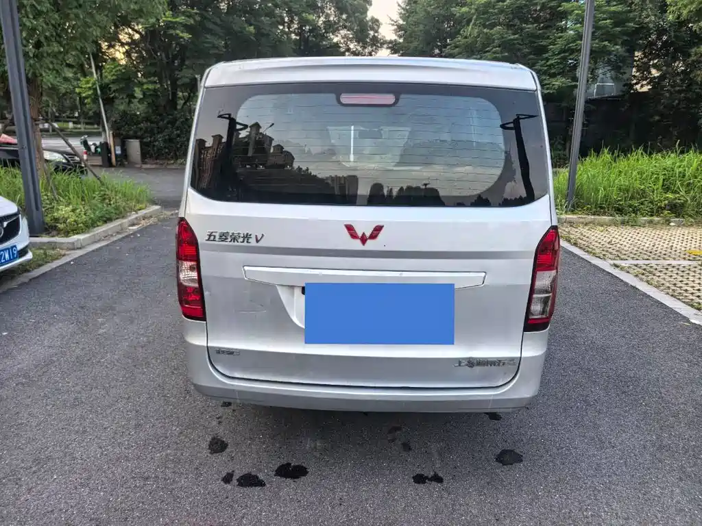 Wuling Rongguang V 1.5 L Standard
