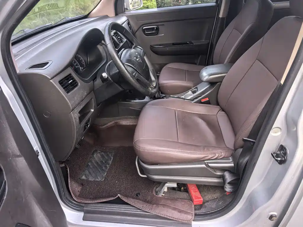 Wuling Rongguang V 1.5 L Standard