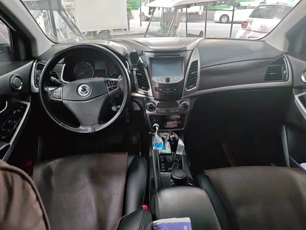 Korando 柯兰多 2014款 2.0 L 汽油四驱自动豪华导航版