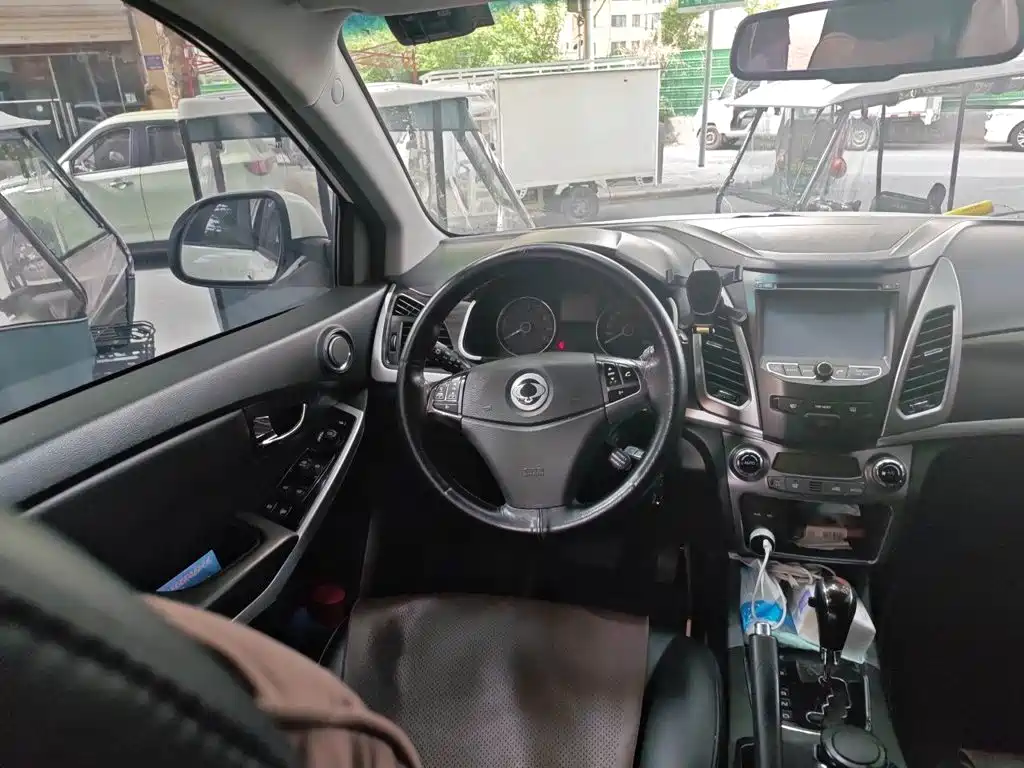 Korando 柯兰多 2014款 2.0 L 汽油四驱自动豪华导航版