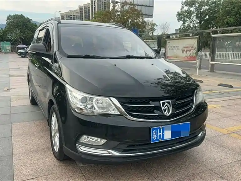 Baojun 730 1.5 L Manual Comfort 7-seat CN-V