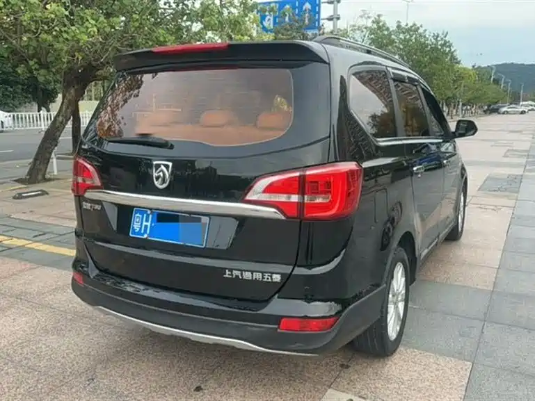 Baojun 730 1.5 L Manual Comfort 7-seat CN-V