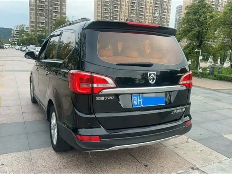 Baojun 730 1.5 L Manual Comfort 7-seat CN-V