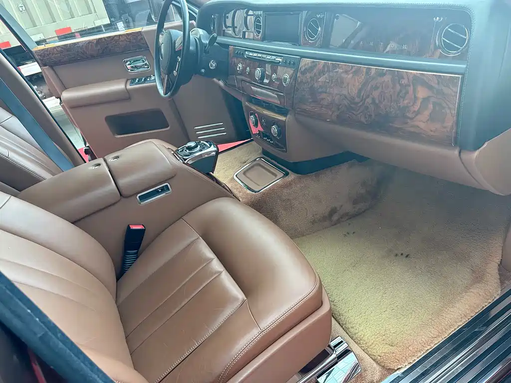Phantom 6.7 L Extended EWB
