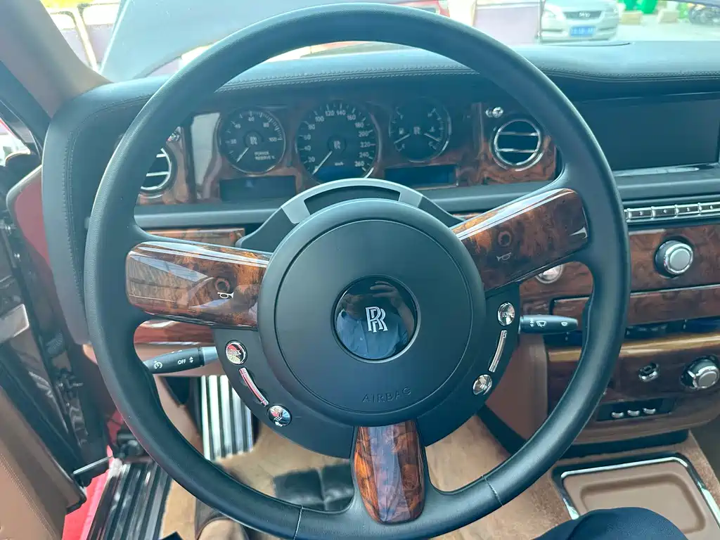 Phantom 6.7 L Extended EWB