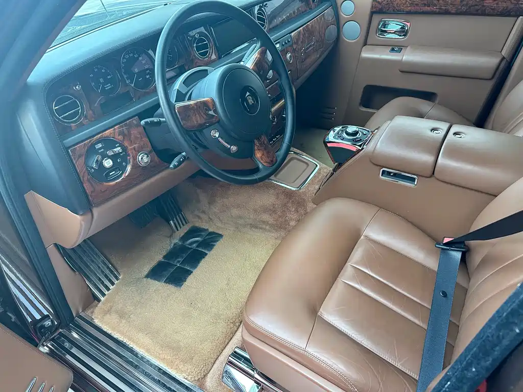 Phantom 6.7 L Extended EWB