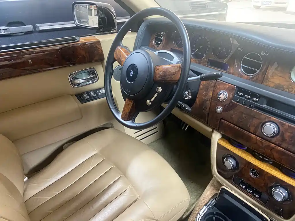 Phantom 6.7 L Extended EWB