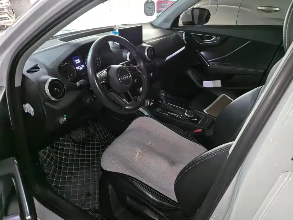 Audi Q2 L 35 TFSI Progressive Elegant