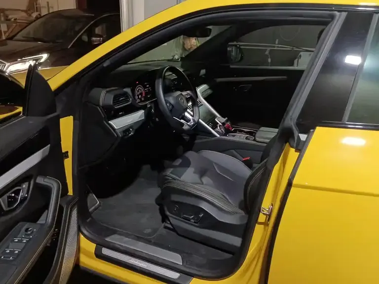 Lamborghini Urus 4.0 T V8