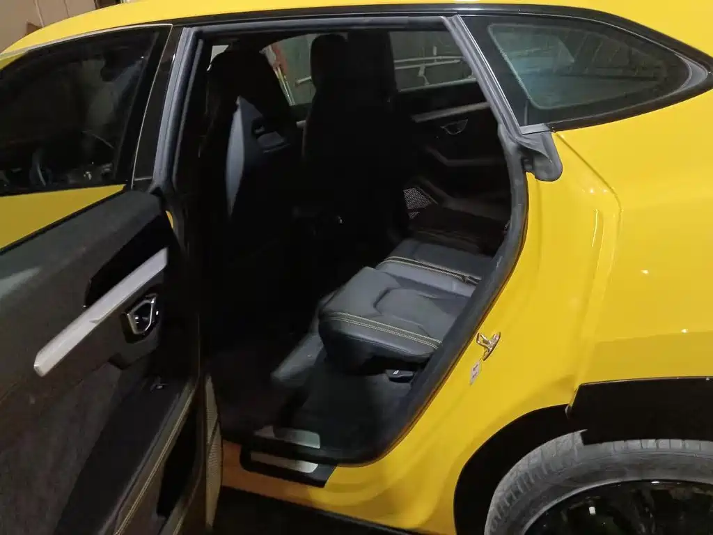 Urus 4.0 T V8
