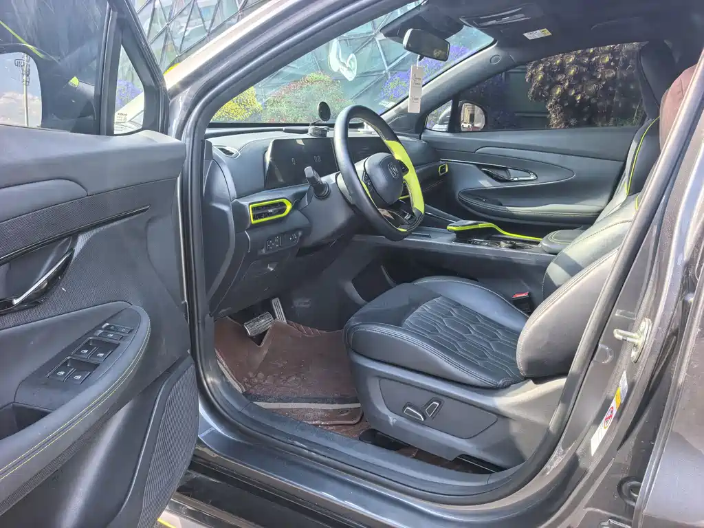 Changan UNI-T 1.5 T Sport Distinguished