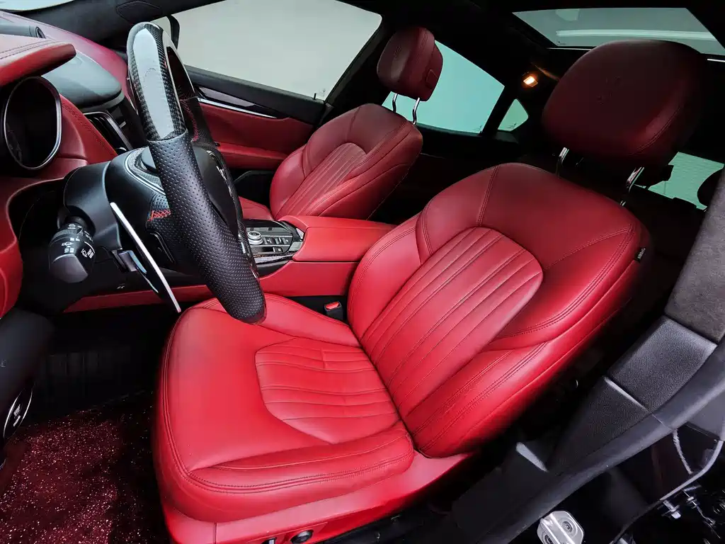 Levante 3.0 T Standard
