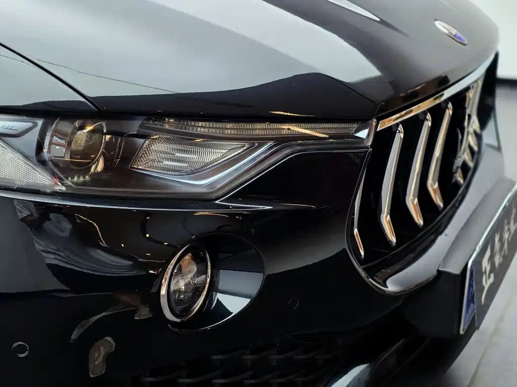 Levante 3.0 T Standard