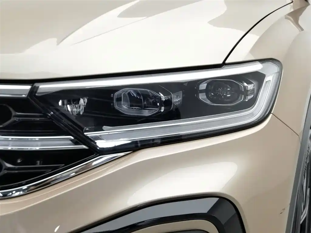 T-ROC 300 TSI DSG 2 WD Starlight