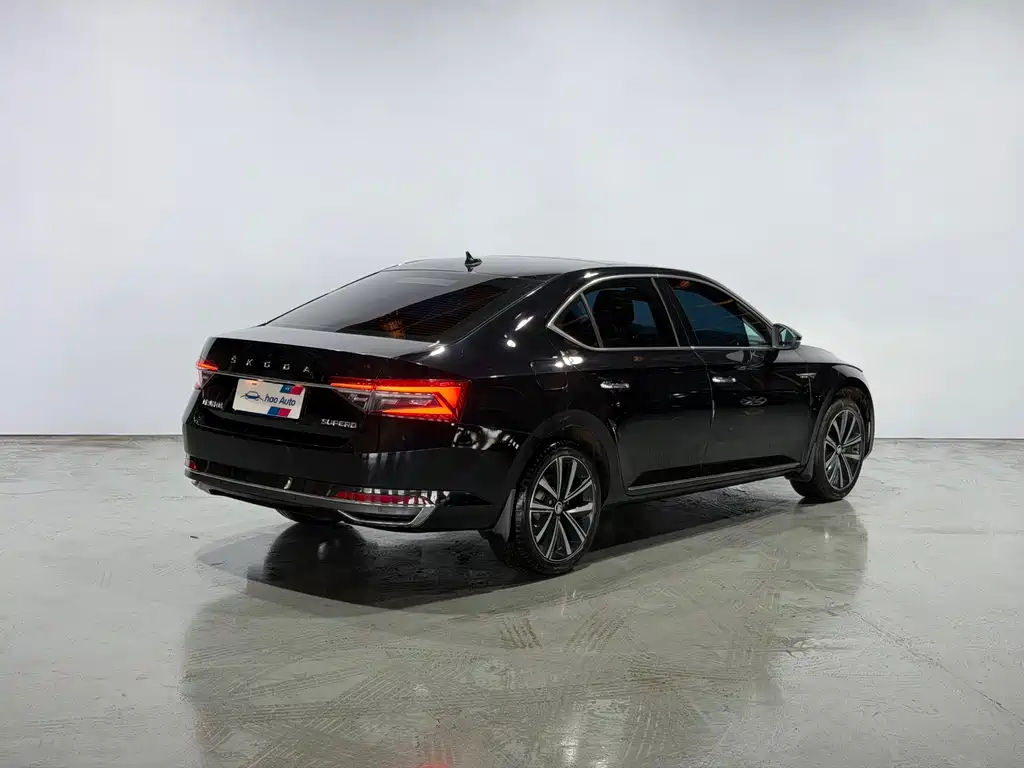 Superb Facelift TSI280 DSG Premium