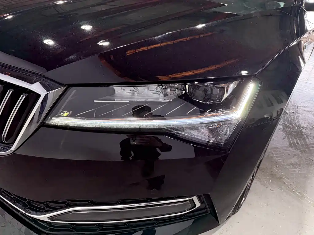 Superb Facelift TSI280 DSG Premium