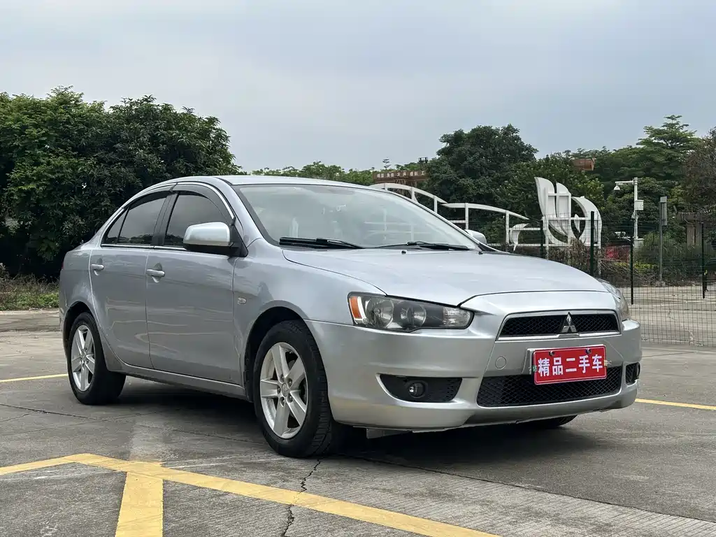 Lancer EX 翼神 2010款 时尚版 1.8 L CVT豪华型