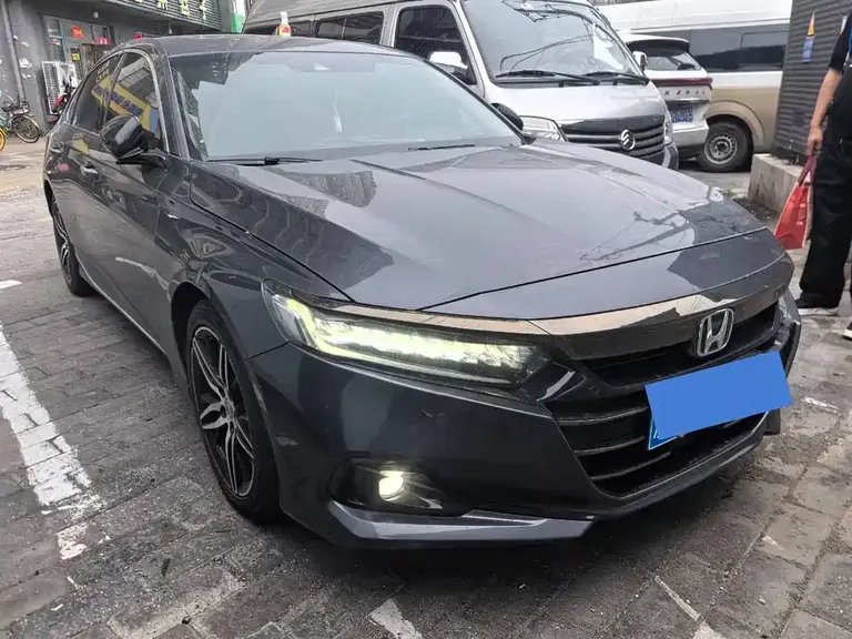 Honda Accord Sharp· Hybrid 2.0 L Phantom Night · Sharp Smart