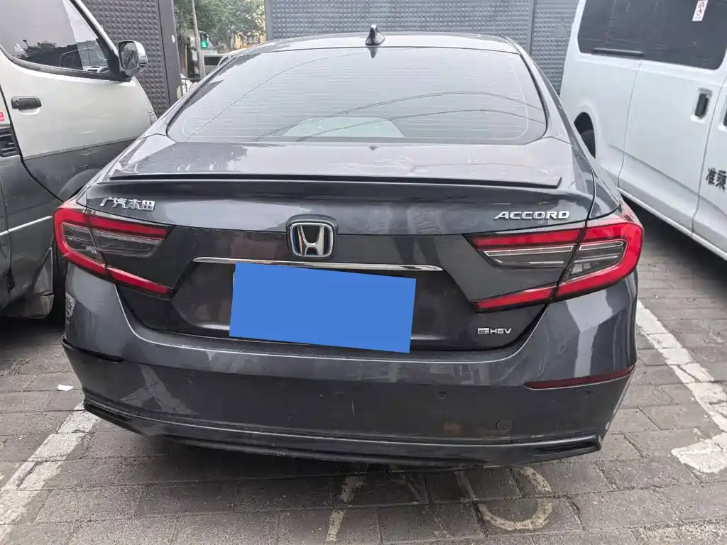 Accord Sharp· Hybrid 2.0 L Phantom Night · Sharp Smart
