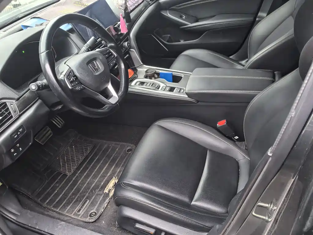 Accord Sharp· Hybrid 2.0 L Phantom Night · Sharp Smart