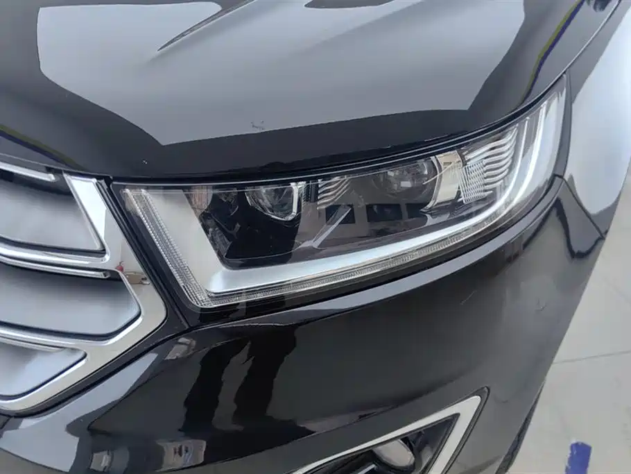 Edge EcoBoost 245 2 WD Grand Sharp 7-seat