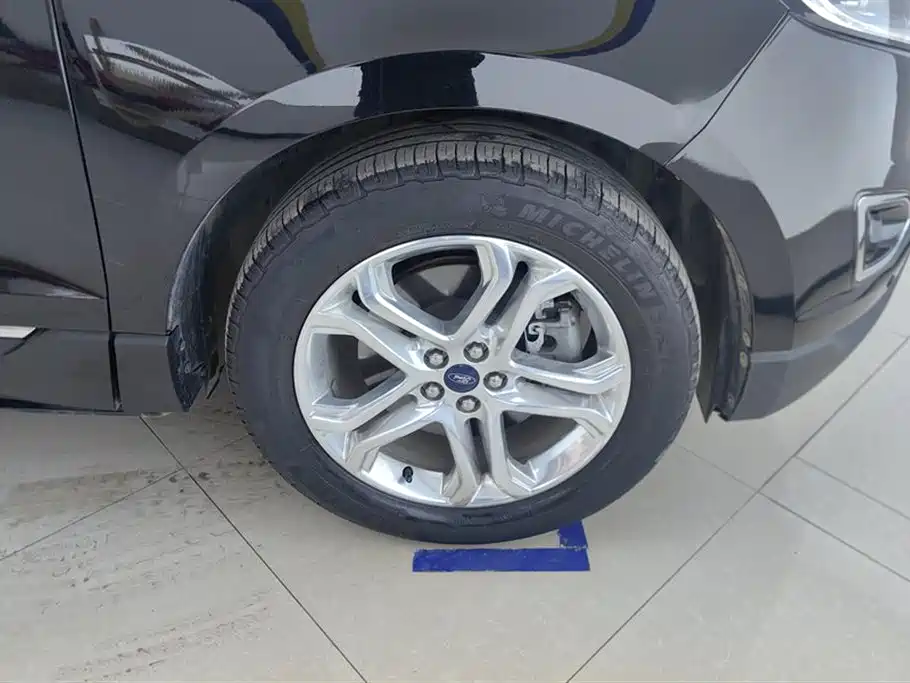 Edge EcoBoost 245 2 WD Grand Sharp 7-seat