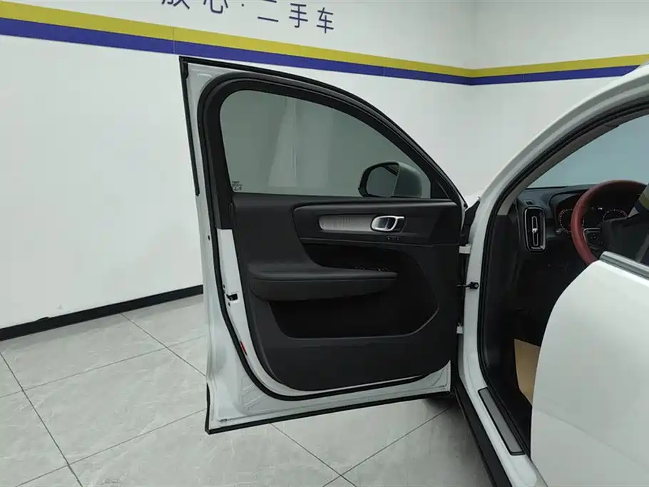 Volvo XC40 T4 4 WD Smart Vision Luxury