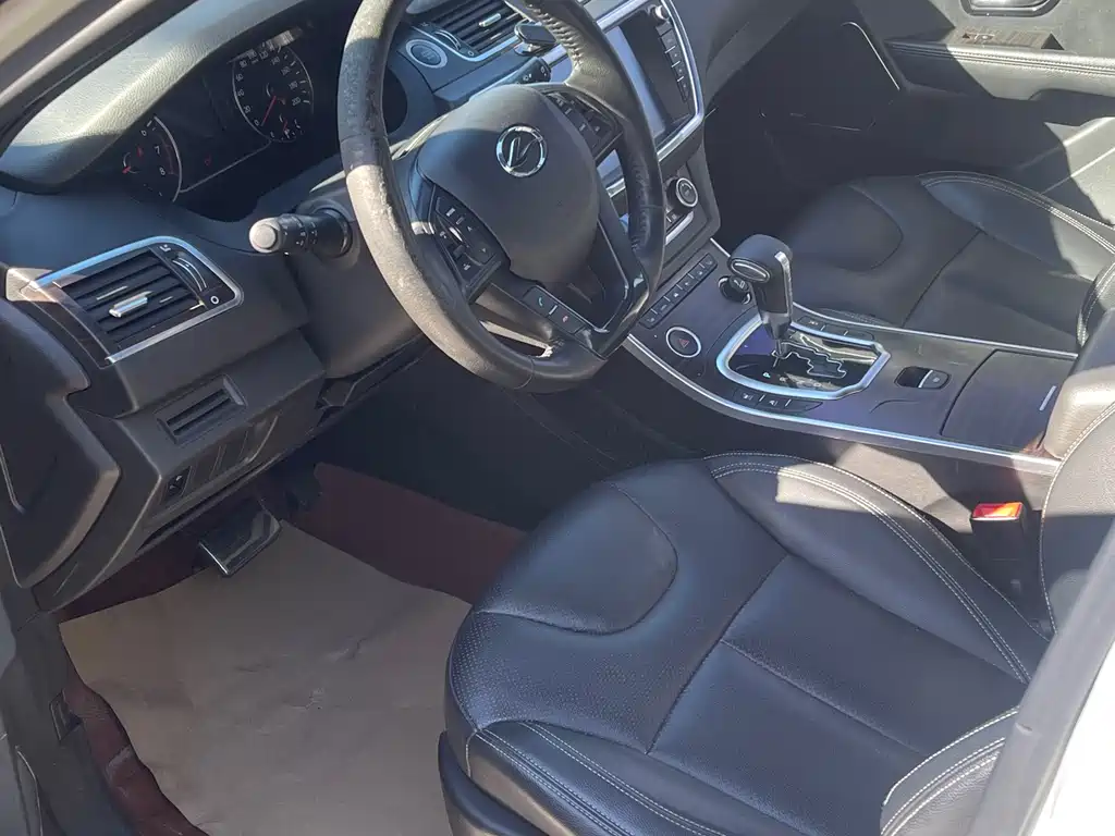 Landwind X7 2.0 T Panoramic Distinguished